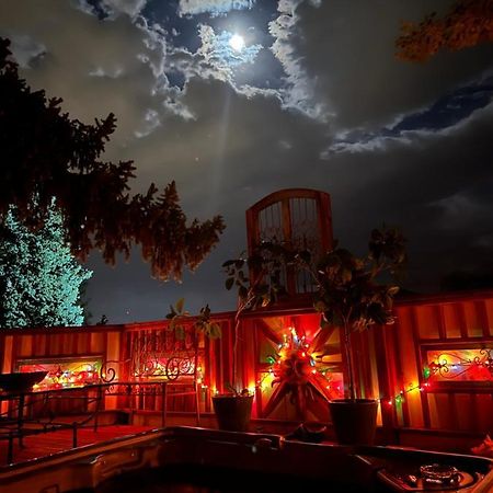 Mystic Portal 420 Guesthouse Colorado Springs Exteriör bild