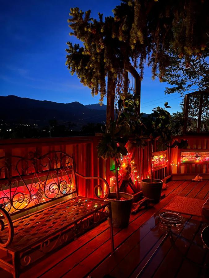 Mystic Portal 420 Guesthouse Colorado Springs Exteriör bild