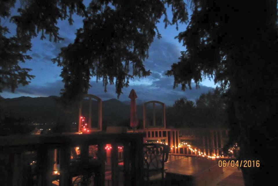 Mystic Portal 420 Guesthouse Colorado Springs Exteriör bild